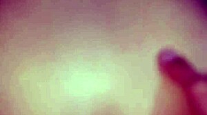 Cravando o pau no cu da esposa de quatro e gozando dentro olha como ficou