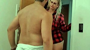 Estava tranquilo no meu quarto até que a tiffany montovani apareceu