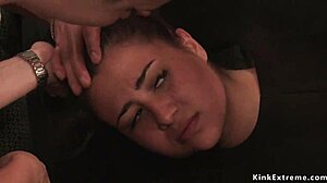 Alt dude fucks chubby babe in public