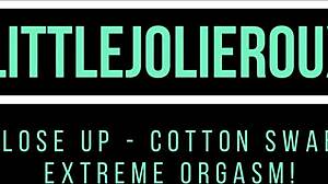 Amateur Girl Close-Up Pussy Cotton Swab Play Extreme Orgasm Shaved Pussy Juicy Tits