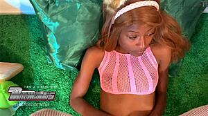 Innocent teen 18+ experiences first oral pleasure