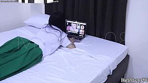 i caught insan watching a video