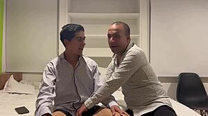 sex news discapacitado hace reventar de placer a su compa�ero con anal sex