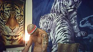 behind the scenes of porn shoot maxxx loadz stroking