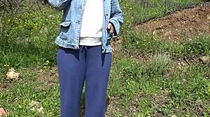 american tourist is saudi arabia is shocked sextoy dealer offers her a second hand dildo to gape her pussy