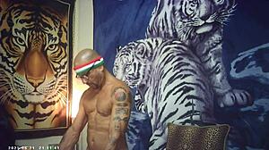 behind the scenes of porn shoot maxxx loadz stroking