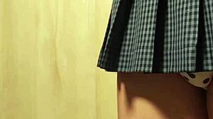 爆乳女子高生、お姉さんになってアナルピカピカ光らせてみる？