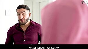 Muslim Babe Paulina Ruiz Finds Inspiration with Peter Green