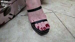 Big And Dangerous Feet Of Beautiful Laura Lins!