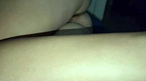 alumana me monta a cambio de pasar el a�o