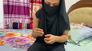 Muslim Aunty from Mumbai Fucks Hindu Boyfriend