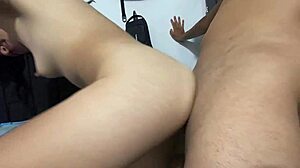 Le doy un masaje a mi hijastra y se me pone dura?