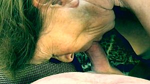 granny princess leia sucks han solo deep while stroking her own wet pussy