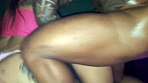 Minha irmã me levou para o swing e fodemos com um casal delicioso.