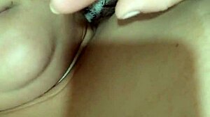 limpando o mel do meu vibrador e gozando mais parte 2 2