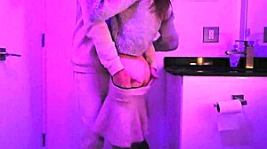 Teen Gets Fucked In Club Toilet!