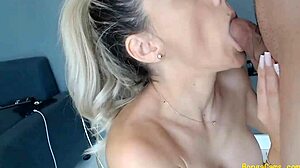 Guy Boldly Serves Hot Girlfriend Until She Squirts On Bongacams