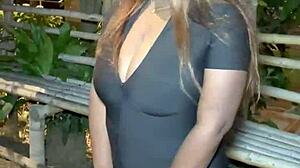 सड़क पर अजनबी मिला राइड दी और रात भर चुदाई से पेमेंट किया