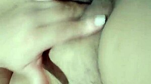 limpando o mel do meu vibrador e gozando mais parte 2 2