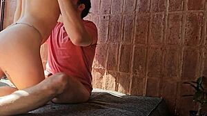 Me manosea lento reverse cowgirl y se corre en mi boca