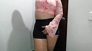 El perfecto culote sexy de mi suegra antes de irse a la cama a descansar