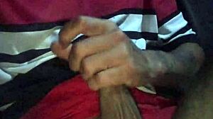 punheta rapidinha no estacionamento do mercado