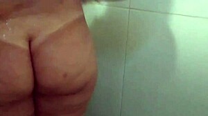 los mejores momentos de mi esposa en la ducha invita a un amigo karina y lucas