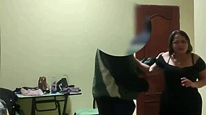 i'm follando a la se�ora de la limpieza