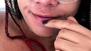 Arrombada Por Um Dildo Enorme