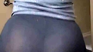 I share my Latina style in tight leggings as a teen