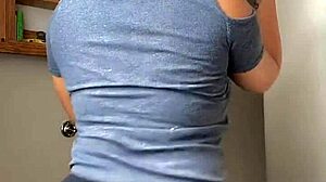 I share my Latina style in tight leggings as a teen