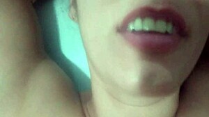 panela velha é que faz comida boa - coroa gostosa sendo macetada pelo sobrinho