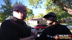 बस्टी हॉट वाइफ जेसिका जैक्स की चूत रोम मेजर्स बीबीसी से चोदी