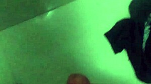 me la jalo en el baño