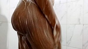 I enjoy watching the hottest sexy girl bathing and relaxing