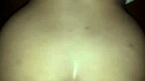 Bokep indonesia awalnya chat iseng lagi apa saat suaminya pergi diam-diam main kerumah binor agar dapat ngentot