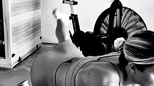 Creeper MSACS performs an intense ass workout