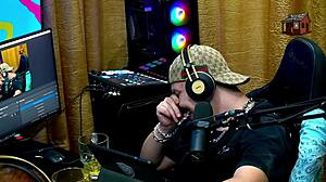 mari ávila's body drives ruan wild on podcast