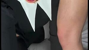 Soy una gotica culona adicta al sexo y no se salva ni mi propio hijastro