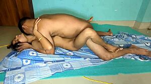 Deshi Girl Fucks Bhabhi In Toilet