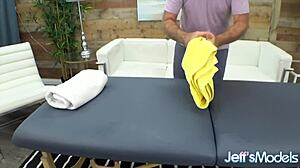 hairy plumper kendra wants the best rubdown