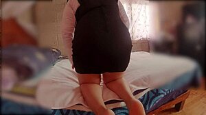 Milf Caliente Pide Masaje De Nalgas A Hijastro