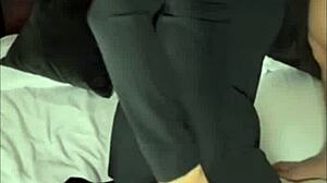 Soy una gotica culona adicta al sexo y no se salva ni mi propio hijastro