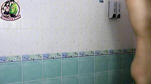 ม.ปลาย ninewthai WASHS DIRTY PUSSY AFTER HUBBY CALLS IT STINKY