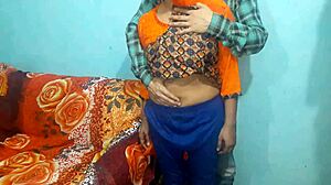 मोटी भारतीय टीचर बांग्लादेशी युवा 18+ को घर बुलाकर गांड ग्रुप चुदाई कराती जाने नही देती