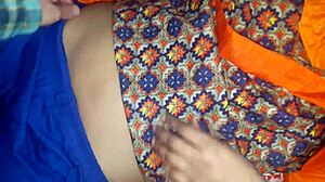 मोटी भारतीय टीचर बांग्लादेशी युवा 18+ को घर बुलाकर गांड ग्रुप चुदाई कराती जाने नही देती