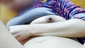 sexy asian mommy handjobs daddy on whatsapp call 💋📱🔥