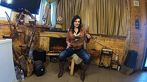 curvy milf housewife spreads hungry pussy for worship