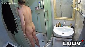 wanna see luuv's quick shower before she fucks on cam?