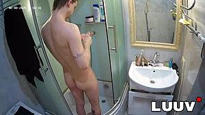 wanna see luuv's quick shower before she fucks on cam?